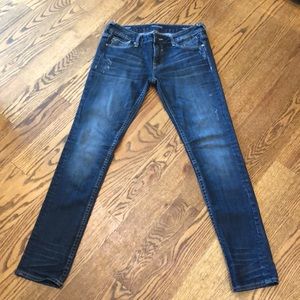 Distressed jeans by Vigoss